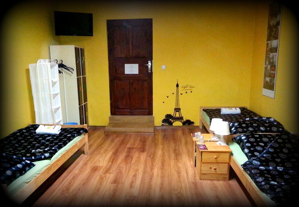 Hostel Puzzle - Jezyce Poznan Luaran gambar
