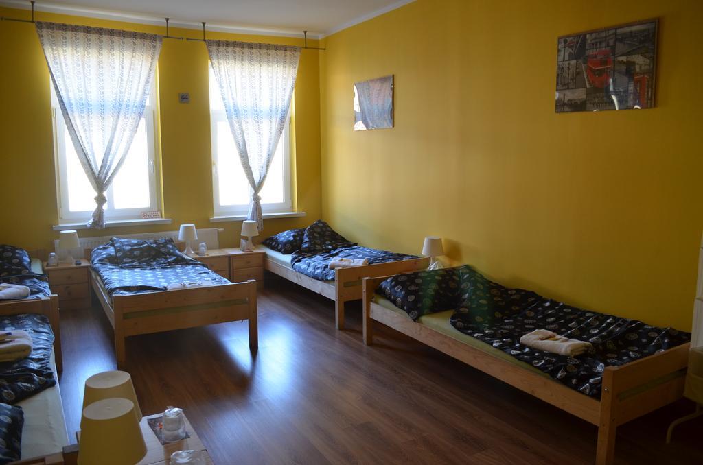 Hostel Puzzle - Jezyce Poznan Luaran gambar