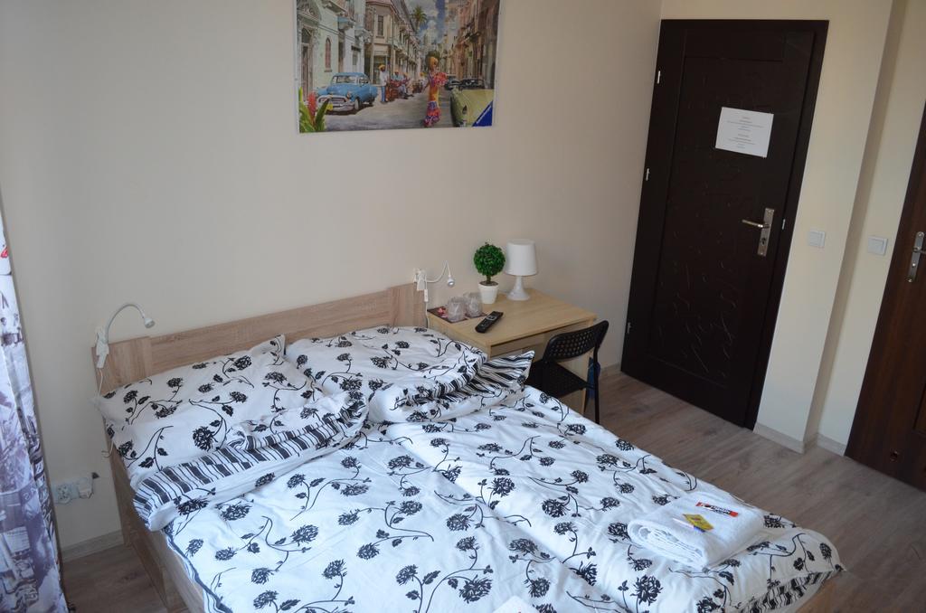 Hostel Puzzle - Jezyce Poznan Luaran gambar